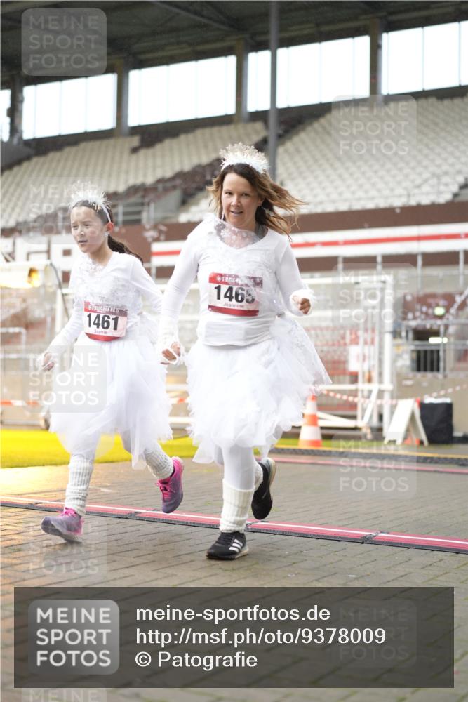 07.12.2025 - St. Pauli X-Mass-Run No. 15 Patografie http://msf.ph/oto/9378009 07.12.2025 10:08:58 Ziel 19, 786, 1176, 1461, 1465, 1570, 1575, 1576, 2126, 3300, 3484, 3891, 3904, 3907, 4066, 4067, 4068, 4113 meine-sportfotos.de