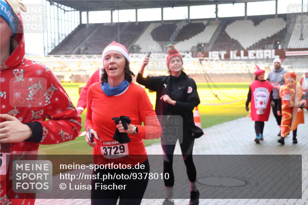 07.12.2025 - St. Pauli X-Mass-Run No. 15 Luisa Fischer http://msf.ph/oto/9378010 07.12.2025 10:28:41 Ziel 3729, 412, 1507, 1717, 1742, 1745, 2526, 2723, 2912, 2913, 3209, 3218, 3377, 3395, 3412, 3413, 3454, 3472, 3713, 3727, 3729, 3730, 3879, 3881, 3883, 4037, 4064, 4065, 4132, 4133, 4159, 4160, 4189, 4245, 4250, 4344, 4350, 4355, 4376, 4380, 4388, 4453, 4454, 4527, 4538, 4697, 4698, 4700, 4701, 4702, 4704, 4706, 4707, 4708, 4710, 4875 meine-sportfotos.de