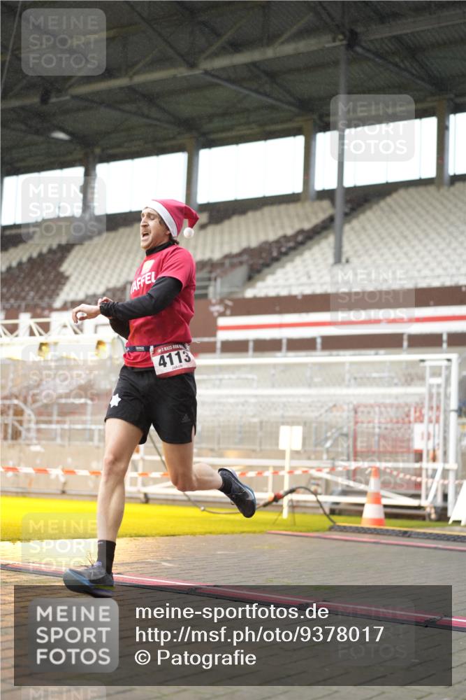 07.12.2025 - St. Pauli X-Mass-Run No. 15 Patografie http://msf.ph/oto/9378017 07.12.2025 10:09:02 Ziel 19, 786, 1461, 1465, 1570, 1575, 1576, 2126, 3300, 3484, 3891, 4066, 4067, 4068, 4113, 4666 meine-sportfotos.de