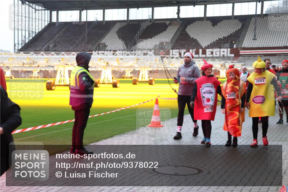 07.12.2025 - St. Pauli X-Mass-Run No. 15 Luisa Fischer http://msf.ph/oto/9378022 07.12.2025 10:28:42 Ziel 3879, 3881, 1618, 3883, 412, 1507, 1717, 1742, 1745, 2526, 2723, 2912, 2913, 3209, 3218, 3377, 3395, 3412, 3413, 3454, 3472, 3727, 3729, 3730, 3879, 3881, 3883, 4037, 4064, 4065, 4132, 4133, 4159, 4160, 4189, 4245, 4250, 4344, 4350, 4355, 4376, 4380, 4388, 4453, 4454, 4527, 4538, 4697, 4698, 4700, 4701, 4702, 4704, 4706, 4707, 4708, 4710, 4875 meine-sportfotos.de