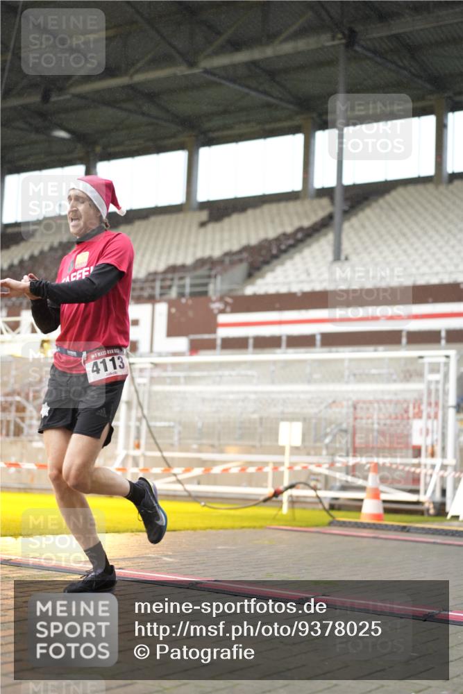 07.12.2025 - St. Pauli X-Mass-Run No. 15 Patografie http://msf.ph/oto/9378025 07.12.2025 10:09:02 Ziel 19, 786, 1461, 1465, 1570, 1575, 1576, 2126, 3300, 3484, 3891, 4066, 4067, 4068, 4113, 4666 meine-sportfotos.de