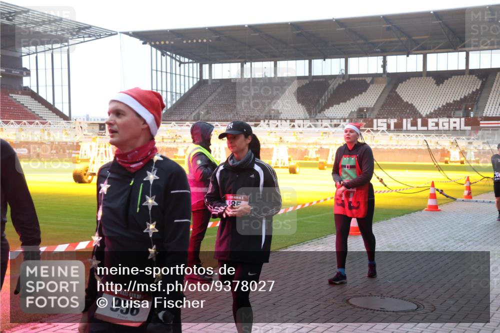 07.12.2025 - St. Pauli X-Mass-Run No. 15 Luisa Fischer http://msf.ph/oto/9378027 07.12.2025 10:03:37 Ziel 956, 177, 442, 443, 460, 885, 918, 936, 943, 956, 963, 965, 984, 1118, 1314, 1484, 1486, 1594, 2505, 2682, 2780, 2781, 2973, 2975, 3284, 3417, 3518, 3892, 4193, 4239 meine-sportfotos.de