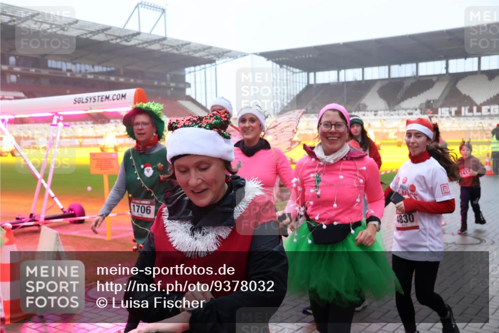 07.12.2025 - St. Pauli X-Mass-Run No. 15 Luisa Fischer http://msf.ph/oto/9378032 07.12.2025 11:09:07 Ziel 1706, 4830, 100, 152, 155, 166, 335, 338, 341, 396, 446, 495, 496, 619, 758, 784, 1078, 1170, 1184, 1205, 1211, 1412, xxxx, 1424, 1464, 1491, 1502, 1511, 1559, 1560, 1625, 1706, 2070, 2259, 2879, 2893, 2898, 4471, 4584, 4819, 4830 meine-sportfotos.de