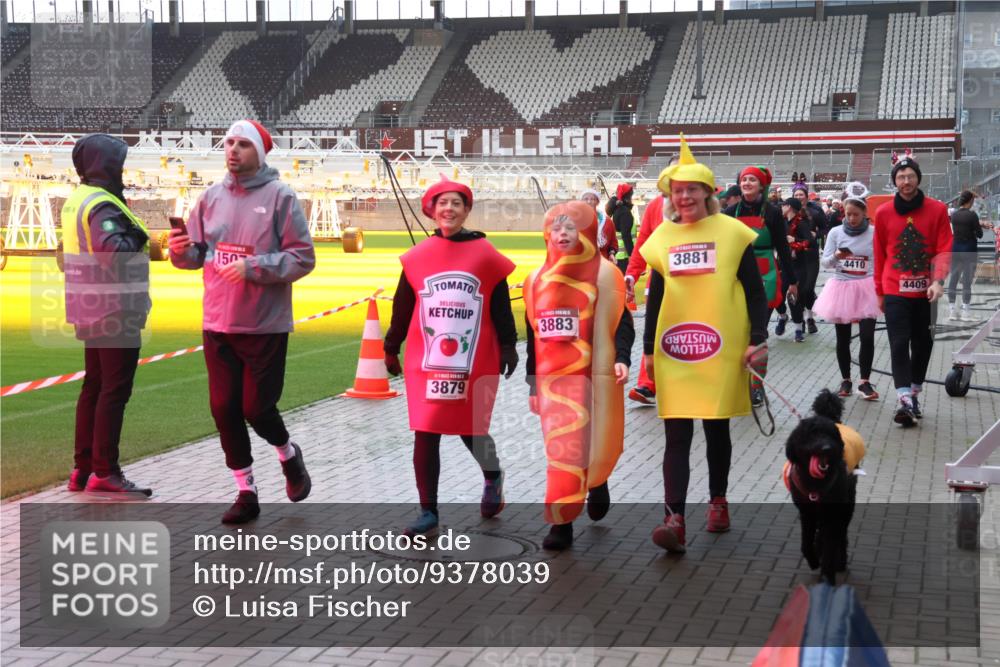 07.12.2025 - St. Pauli X-Mass-Run No. 15 Luisa Fischer http://msf.ph/oto/9378039 07.12.2025 10:28:44 Ziel 150, 3881, 4410, 3883, 3879, 4409, 412, 1507, 1717, 1742, 1745, 2526, 2723, 2912, 2913, 3209, 3218, 3377, 3395, 3412, 3413, 3454, 3472, 3727, 3729, 3730, 3879, 3881, 3883, 4037, 4064, 4065, 4132, 4133, 4159, 4160, 4189, 4245, 4250, 4344, 4350, 4355, 4376, 4380, 4388, 4453, 4454, 4527, 4538, 4697, 4698, 4700, 4701, 4702, 4704, 4706, 4707, 4708, 4710, 4875 meine-sportfotos.de