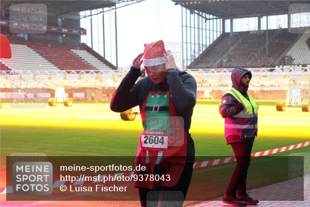 07.12.2025 - St. Pauli X-Mass-Run No. 15 Luisa Fischer http://msf.ph/oto/9378043 07.12.2025 10:03:40 Ziel 15, 2604, 177, 358, 442, 443, 460, 885, 918, 936, 943, 956, 963, 965, 984, 1118, 1314, 1484, 1486, 1594, 1888, 2505, 2682, 2973, 2975, 3284, 3417, 3518, 3892, 4193, 4239 meine-sportfotos.de