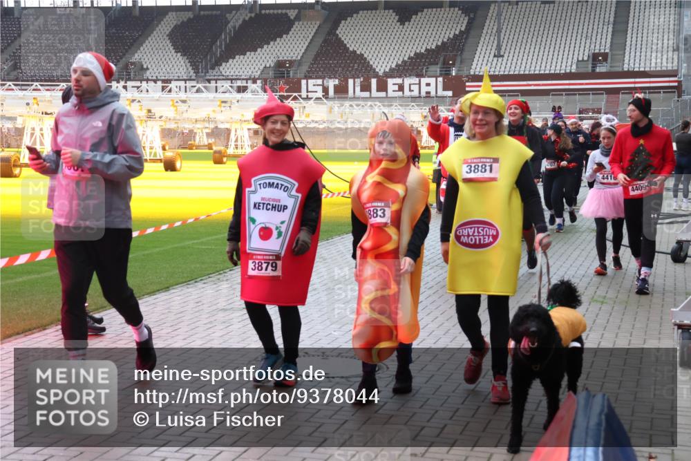 07.12.2025 - St. Pauli X-Mass-Run No. 15 Luisa Fischer http://msf.ph/oto/9378044 07.12.2025 10:28:45 Ziel 3881, 883, 3879, 4707, 4416, 4409, 412, 1507, 1717, 1742, 1745, 2526, 2723, 2912, 2913, 3209, 3218, 3377, 3395, 3412, 3413, 3454, 3472, 3727, 3729, 3730, 3879, 3881, 3883, 4037, 4064, 4065, 4132, 4133, 4159, 4160, 4189, 4245, 4250, 4344, 4350, 4355, 4376, 4380, 4388, 4453, 4454, 4527, 4538, 4697, 4698, 4700, 4701, 4702, 4704, 4706, 4707, 4708, 4710, 4875 meine-sportfotos.de
