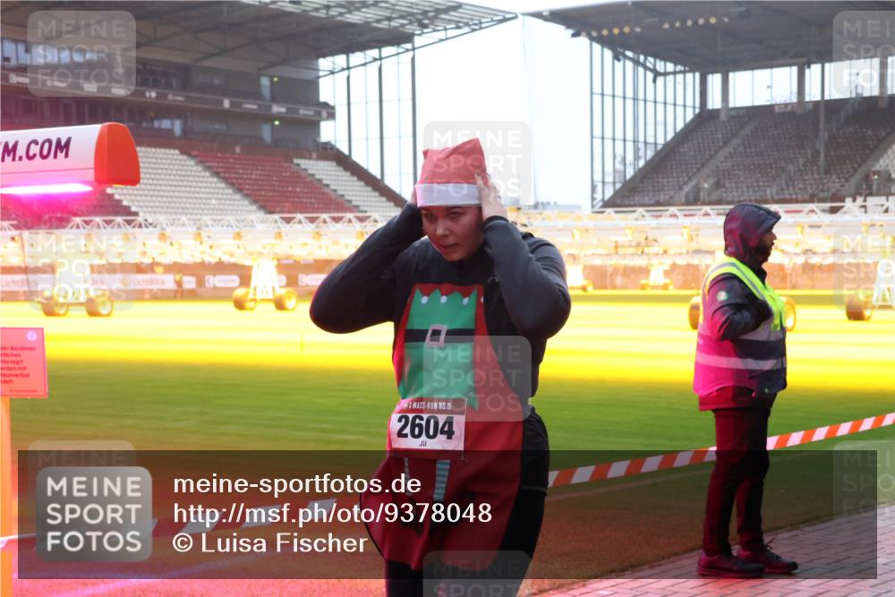 07.12.2025 - St. Pauli X-Mass-Run No. 15 Luisa Fischer http://msf.ph/oto/9378048 07.12.2025 10:03:41 Ziel 15, 2604, 177, 358, 442, 443, 460, 885, 918, 936, 943, 956, 963, 965, 984, 1023, 1118, 1314, 1484, 1486, 1594, 1888, 2505, 2682, 2973, 2975, 3284, 3417, 3518, 4193, 4239 meine-sportfotos.de