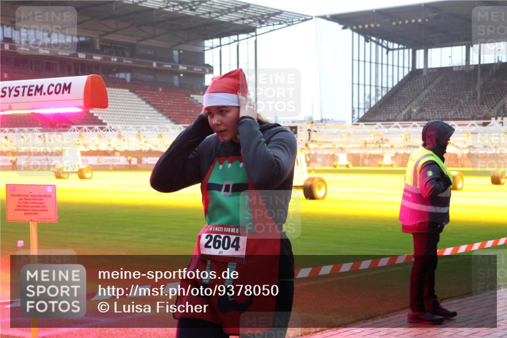 07.12.2025 - St. Pauli X-Mass-Run No. 15 Luisa Fischer http://msf.ph/oto/9378050 07.12.2025 10:03:41 Ziel 4, 15, 2604, 177, 358, 442, 443, 460, 885, 918, 936, 943, 956, 963, 965, 984, 1023, 1118, 1314, 1484, 1486, 1594, 1888, 2505, 2682, 2973, 2975, 3284, 3417, 3518, 4193, 4239 meine-sportfotos.de