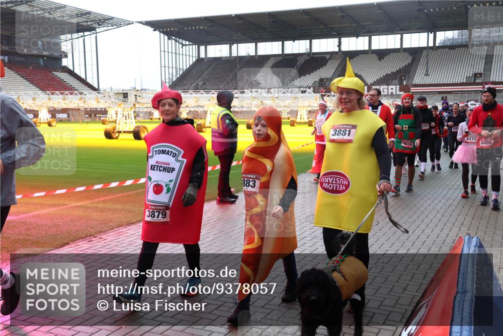 07.12.2025 - St. Pauli X-Mass-Run No. 15 Luisa Fischer http://msf.ph/oto/9378057 07.12.2025 10:28:47 Ziel 15, 3881, 883, 3879, 1618, 701, 70, 4691, 4410, 4409, 412, 1507, 1717, 1742, 1745, 2526, 2723, 2912, 2913, 3209, 3218, 3377, 3395, 3412, 3413, 3454, 3472, 3727, 3729, 3730, 3879, 3881, 3883, 4037, 4064, 4065, 4132, 4133, 4159, 4160, 4189, 4245, 4250, 4344, 4350, 4355, 4376, 4380, 4388, 4453, 4454, 4527, 4538, 4697, 4698, 4700, 4701, 4702, 4704, 4706, 4707, 4708, 4710, 4875 meine-sportfotos.de