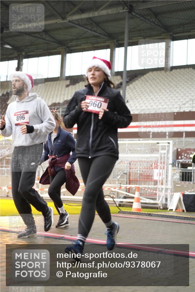 07.12.2025 - St. Pauli X-Mass-Run No. 15 Patografie http://msf.ph/oto/9378067 07.12.2025 10:09:12 Ziel 881, 896, 899, 960, 1461, 1465, 1575, 1576, 3493, 3756, 4113, 4666 meine-sportfotos.de