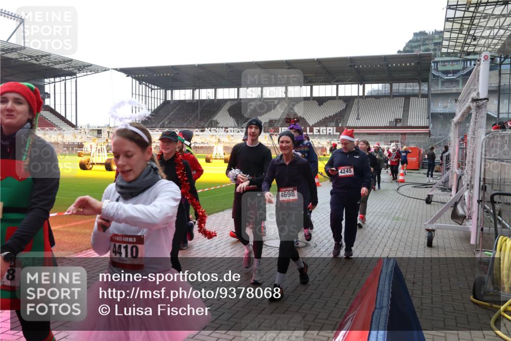 07.12.2025 - St. Pauli X-Mass-Run No. 15 Luisa Fischer http://msf.ph/oto/9378068 07.12.2025 10:28:53 Ziel 8, 15, 4410, 4698, 4245, 1, 412, 1507, 1742, 1745, 2526, 2723, 2912, 2913, 3209, 3218, 3377, 3395, 3412, 3413, 3454, 3472, 3727, 3729, 3730, 3879, 3881, 3883, 4037, 4064, 4065, 4159, 4160, 4189, 4245, 4250, 4344, 4355, 4376, 4380, 4388, 4449, 4450, 4453, 4454, 4697, 4698, 4700, 4701, 4702, 4704, 4706, 4707, 4708, 4710 meine-sportfotos.de