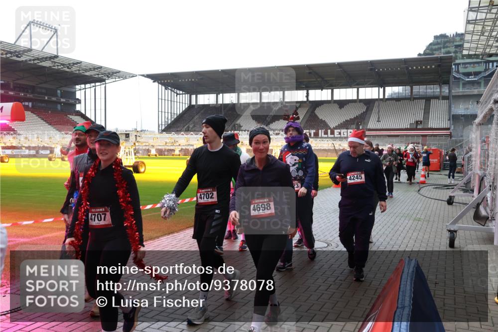 07.12.2025 - St. Pauli X-Mass-Run No. 15 Luisa Fischer http://msf.ph/oto/9378078 07.12.2025 10:28:54 Ziel 5, 4707, 4702, 4698, 23, 4245, 412, 1095, 1507, 1742, 1745, 2046, 2051, 2526, 2723, 2912, 2913, 3209, 3218, 3377, 3395, 3412, 3413, 3454, 3472, 3727, 3729, 3730, 3879, 3881, 3883, 4037, 4064, 4065, 4159, 4160, 4189, 4245, 4250, 4344, 4355, 4376, 4380, 4388, 4449, 4450, 4697, 4698, 4700, 4701, 4702, 4704, 4706, 4707, 4708, 4710 meine-sportfotos.de