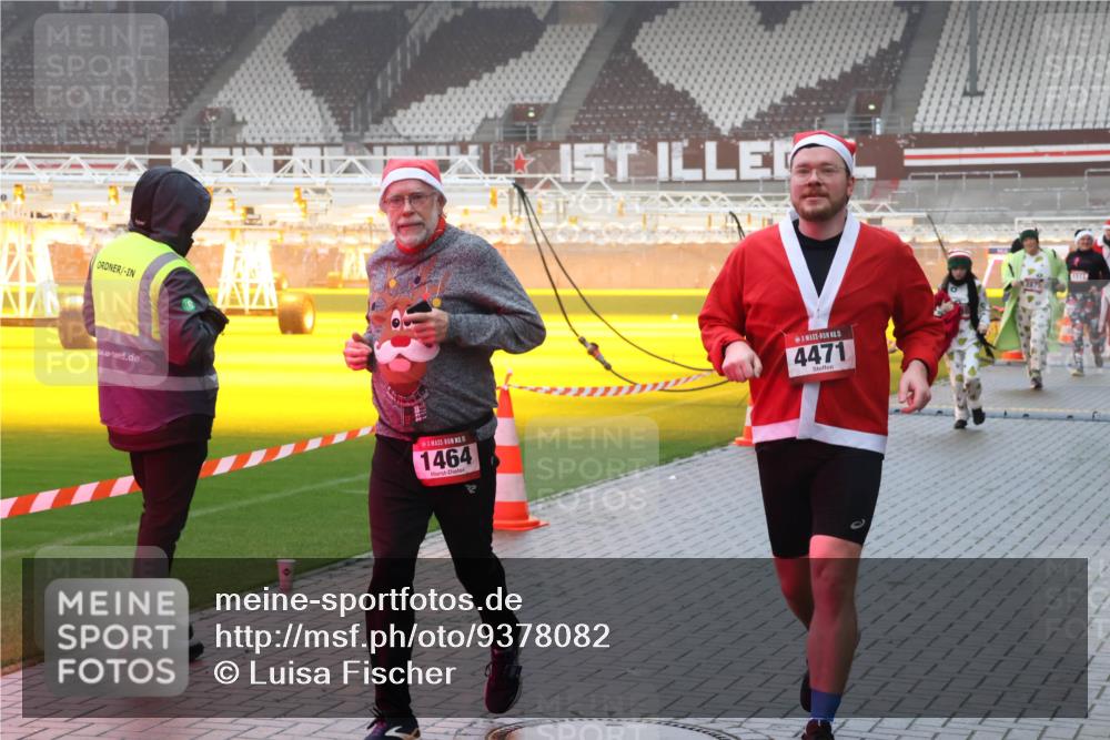 07.12.2025 - St. Pauli X-Mass-Run No. 15 Luisa Fischer http://msf.ph/oto/9378082 07.12.2025 11:09:16 Ziel 1464, 15, 4471, 152, 155, 166, 335, 338, 341, 446, 495, 496, 619, 784, 1136, 1138, 1140, 1184, 1205, 1211, 1412, xxxx, 1424, 1464, 1491, 1502, 1511, 1574, 1625, 2070, 2259, 2879, 2893, 2898, 4471, 4584, 4819, 4830 meine-sportfotos.de