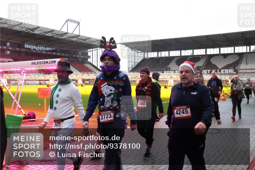 07.12.2025 - St. Pauli X-Mass-Run No. 15 Luisa Fischer http://msf.ph/oto/9378100 07.12.2025 10:28:57 Ziel 3472, 2723, 4380, 15, 4245, 4250, 412, 1095, 1507, 1566, 1742, 1745, 2046, 2051, 2397, 2526, 2723, 2912, 2913, 3209, 3218, 3377, 3395, 3412, 3413, 3454, 3472, 3727, 3729, 3730, 3879, 4037, 4064, 4065, 4159, 4160, 4189, 4245, 4250, 4344, 4355, 4376, 4380, 4388, 4414, 4446, 4449, 4450, 4543, 4544, 4697, 4698, 4700, 4701, 4702, 4704, 4706, 4707, 4708, 4710 meine-sportfotos.de