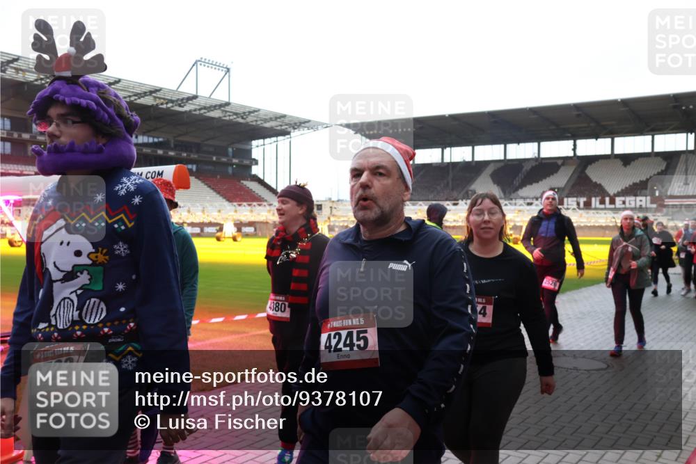 07.12.2025 - St. Pauli X-Mass-Run No. 15 Luisa Fischer http://msf.ph/oto/9378107 07.12.2025 10:28:58 Ziel 15, 2723, 4380, 15, 4245, 5, 4, 2526, 412, 1095, 1507, 1566, 1742, 1745, 2046, 2051, 2397, 2526, 2723, 2912, 2913, 3209, 3218, 3377, 3395, 3412, 3413, 3454, 3472, 3727, 3729, 3730, 4037, 4064, 4065, 4159, 4160, 4245, 4250, 4344, 4355, 4376, 4380, 4388, 4414, 4446, 4449, 4450, 4543, 4544, 4697, 4698, 4700, 4701, 4702, 4704, 4706, 4707, 4708, 4710 meine-sportfotos.de