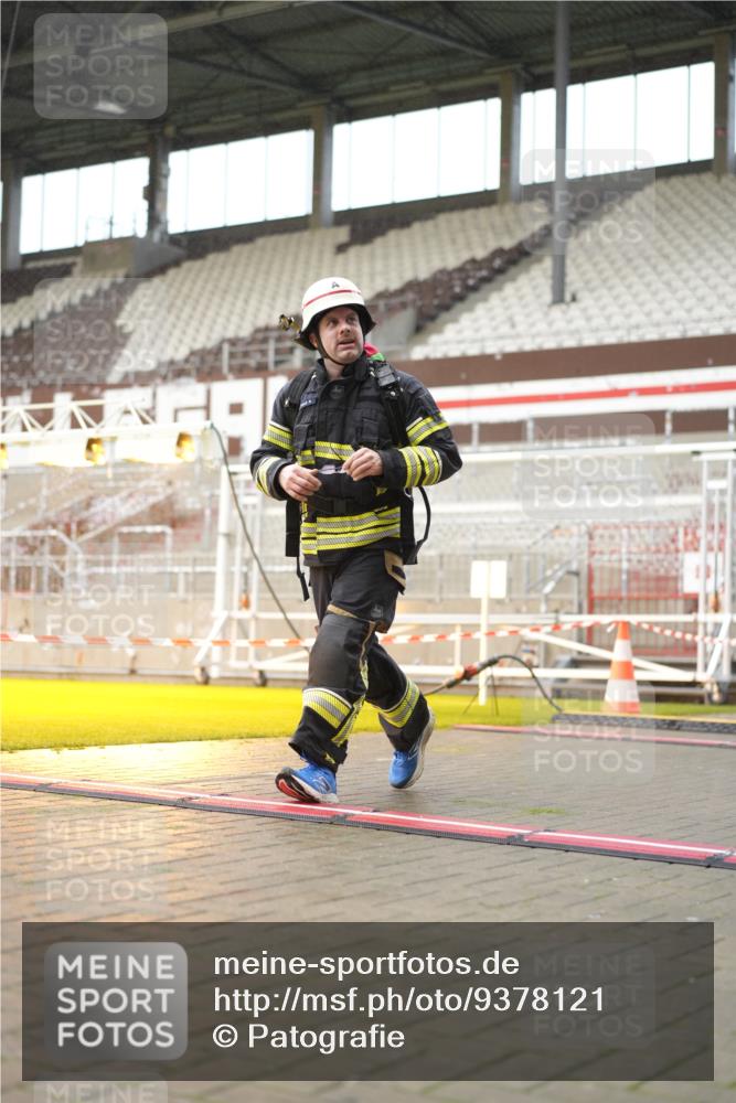 07.12.2025 - St. Pauli X-Mass-Run No. 15 Patografie http://msf.ph/oto/9378121 07.12.2025 10:09:17 Ziel 881, 896, 899, 960, 1243, 1248, 1718, 3493, 3756, 4113, 4666 meine-sportfotos.de