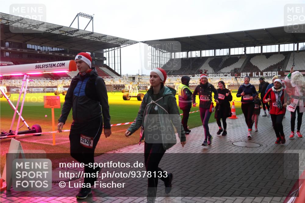 07.12.2025 - St. Pauli X-Mass-Run No. 15 Luisa Fischer http://msf.ph/oto/9378133 07.12.2025 10:29:01 Ziel 2526, 4388, 4250, 4037, 189, 218, 43, 412, 1095, 1507, 1566, 2046, 2051, 2397, 2526, 2723, 2912, 2913, 3209, 3218, 3377, 3395, 3413, 3454, 3472, 3727, 3729, 4037, 4159, 4160, 4245, 4250, 4265, 4291, 4355, 4376, 4380, 4388, 4414, 4446, 4449, 4450, 4543, 4544, 4697, 4698, 4701, 4702, 4704, 4706, 4707 meine-sportfotos.de