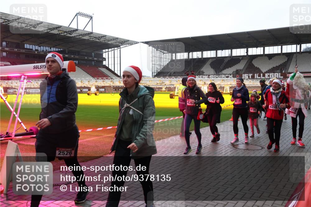 07.12.2025 - St. Pauli X-Mass-Run No. 15 Luisa Fischer http://msf.ph/oto/9378135 07.12.2025 10:29:02 Ziel 2526, 4360, 4250, 4037, 4355, 4189, 3218, 412, 1095, 1308, 1330, 1566, 2046, 2051, 2397, 2526, 2723, 2912, 2913, 3209, 3218, 3377, 3395, 3413, 3454, 3472, 3727, 4037, 4159, 4160, 4245, 4250, 4265, 4291, 4355, 4376, 4380, 4388, 4414, 4446, 4449, 4450, 4543, 4544, 4697, 4698, 4701, 4702, 4706, 4707 meine-sportfotos.de