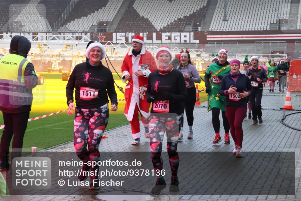 07.12.2025 - St. Pauli X-Mass-Run No. 15 Luisa Fischer http://msf.ph/oto/9378136 07.12.2025 11:09:26 Ziel 1, 1511, 338, 2070, 341, 1502, 619, 44, 51, 335, 338, 341, 495, 496, 558, 619, 1110, 1136, 1138, 1140, 1205, 1211, 1260, 1412, xxxx, 1464, 1502, 1511, 1574, 2070, 2879, 2893, 2898, 4471, 4584, 4819, 4830 meine-sportfotos.de