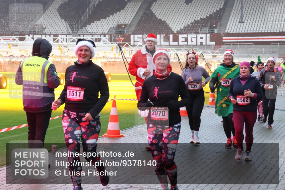 07.12.2025 - St. Pauli X-Mass-Run No. 15 Luisa Fischer http://msf.ph/oto/9378140 07.12.2025 11:09:26 Ziel 15, 1511, 335, 341, 2070, 5, 1502, 44, 51, 335, 338, 341, 495, 496, 558, 619, 1110, 1136, 1138, 1140, 1205, 1211, 1260, 1412, xxxx, 1464, 1502, 1511, 1574, 2070, 2879, 2893, 2898, 4471, 4584, 4819, 4830 meine-sportfotos.de