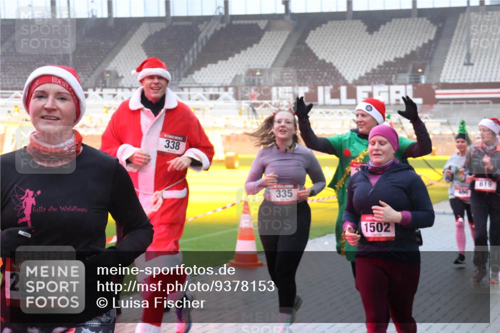 07.12.2025 - St. Pauli X-Mass-Run No. 15 Luisa Fischer http://msf.ph/oto/9378153 07.12.2025 11:09:28 Ziel 15, 2070, 338, 335, 1502, 619, 44, 51, 335, 338, 341, 495, 496, 558, 619, 1110, 1136, 1138, 1140, 1205, 1211, 1260, 1412, xxxx, 1464, 1502, 1511, 1574, 2070, 2879, 2898, 4471 meine-sportfotos.de