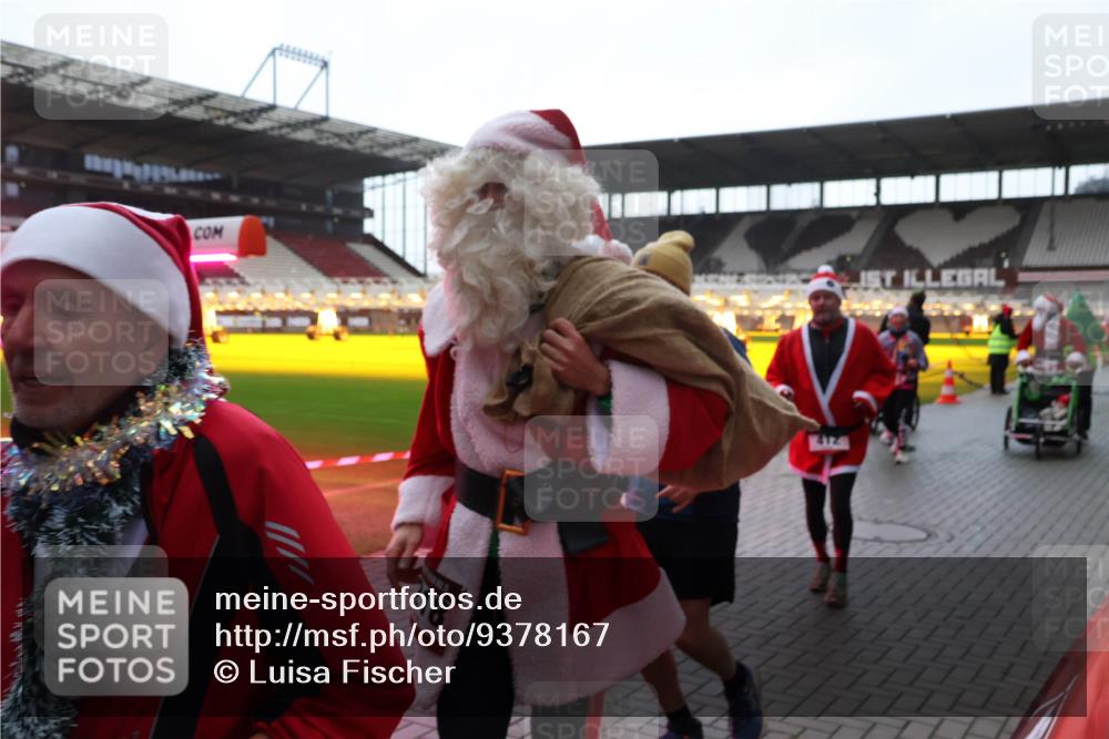 07.12.2025 - St. Pauli X-Mass-Run No. 15 Luisa Fischer http://msf.ph/oto/9378167 07.12.2025 10:29:05 Ziel 18, 412, 1095, 1308, 1330, 1566, 2046, 2051, 2397, 2526, 2723, 2912, 2913, 3209, 3218, 3377, 3395, 3413, 3454, 3472, 3669, 4037, 4159, 4160, 4245, 4250, 4265, 4291, 4355, 4388, 4414, 4446, 4449, 4450, 4543, 4544, 4697, 4698, 4701, 4702, 4706, 4707 meine-sportfotos.de
