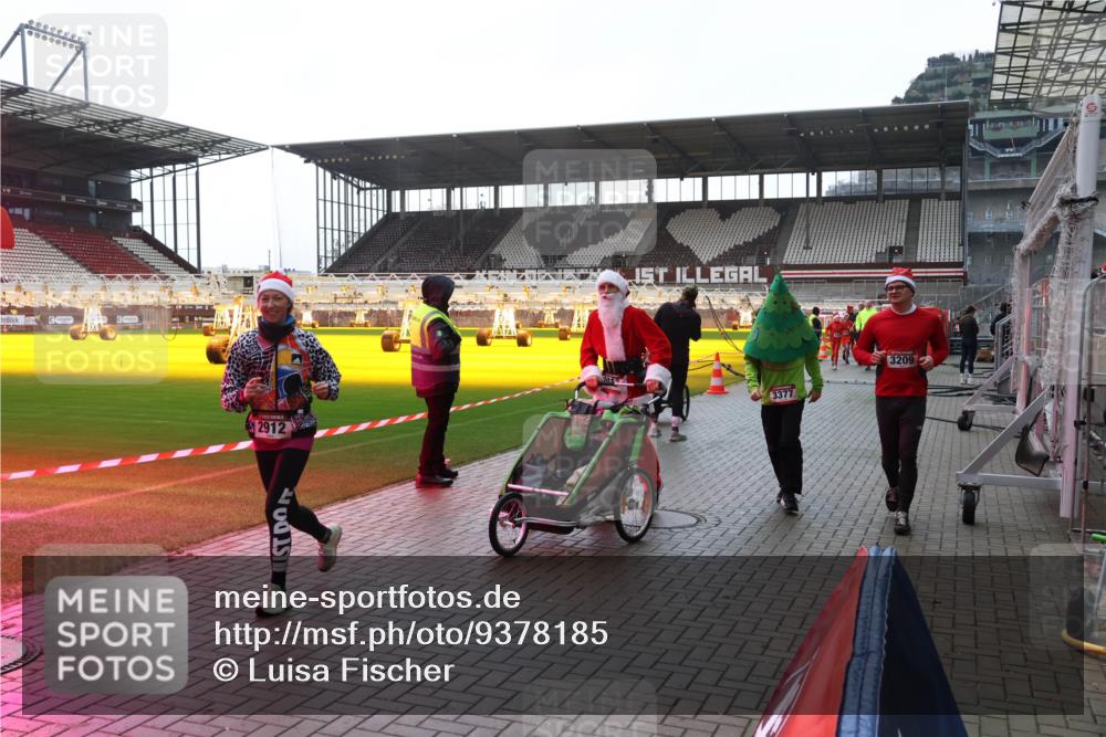 07.12.2025 - St. Pauli X-Mass-Run No. 15 Luisa Fischer http://msf.ph/oto/9378185 07.12.2025 10:29:08 Ziel 2912, 3377, 3209, 412, 1095, 1308, 1330, 1566, 2046, 2051, 2397, 2526, 2723, 2912, 2913, 3209, 3218, 3377, 3395, 3413, 3454, 3472, 3669, 4037, 4073, 4245, 4250, 4265, 4291, 4355, 4388, 4414, 4446, 4449, 4450, 4543, 4544, 4697, 4698, 4701, 4702, 4706, 4707 meine-sportfotos.de