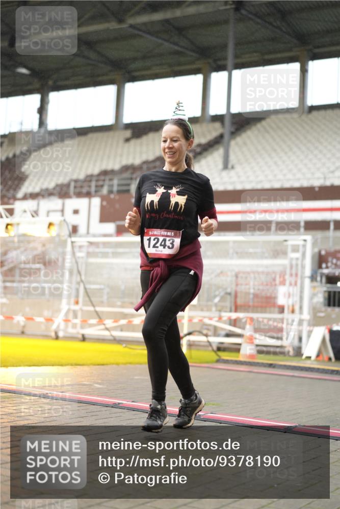 07.12.2025 - St. Pauli X-Mass-Run No. 15 Patografie http://msf.ph/oto/9378190 07.12.2025 10:09:22 Ziel 800, 881, 896, 899, 960, 1243, 1248, 1718, 3493, 3756 meine-sportfotos.de