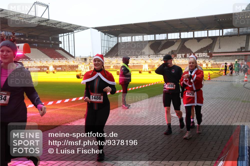 07.12.2025 - St. Pauli X-Mass-Run No. 15 Luisa Fischer http://msf.ph/oto/9378196 07.12.2025 10:03:52 Ziel 15, 34, 5, 1486, 3580, 3629, 177, 185, 213, 214, 358, 399, 442, 443, 460, 936, 940, 956, 963, 965, 984, 1023, 1118, 1263, 1264, 1307, 1394, 1425, 1484, 1486, 1506, 1594, 1888, 2002, 2366, 2380, 2505, 2682, 2973, 2975, 3334, 3417, 3734, 4193, 4239, 4660, 4667, 4679, 4680 meine-sportfotos.de