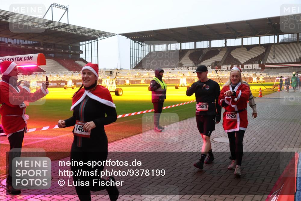 07.12.2025 - St. Pauli X-Mass-Run No. 15 Luisa Fischer http://msf.ph/oto/9378199 07.12.2025 10:03:52 Ziel 148, 3580, 3629, 177, 185, 213, 214, 358, 399, 442, 443, 460, 936, 940, 956, 963, 965, 984, 1023, 1118, 1263, 1264, 1307, 1394, 1425, 1484, 1486, 1506, 1594, 1888, 2002, 2366, 2380, 2505, 2682, 2973, 2975, 3334, 3417, 3734, 4193, 4239, 4660, 4667, 4679, 4680 meine-sportfotos.de