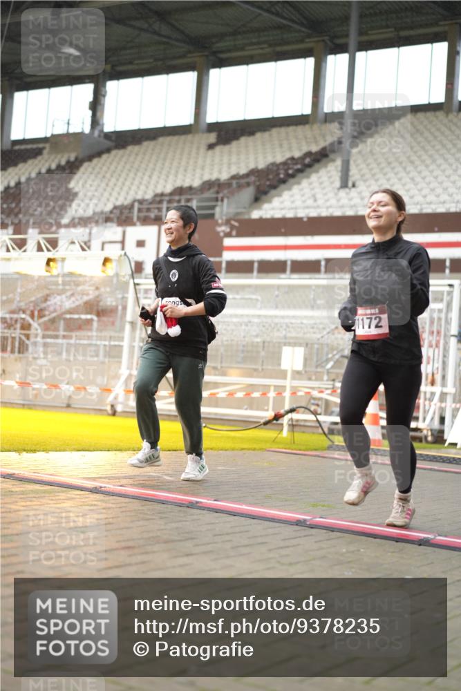 07.12.2025 - St. Pauli X-Mass-Run No. 15 Patografie http://msf.ph/oto/9378235 07.12.2025 10:09:34 Ziel 800, 1172, 1191, 1243, 1248, 1718 meine-sportfotos.de