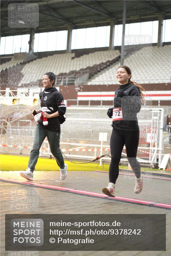 07.12.2025 - St. Pauli X-Mass-Run No. 15 Patografie http://msf.ph/oto/9378242 07.12.2025 10:09:34 Ziel 800, 1172, 1191, 1243, 1248, 1718 meine-sportfotos.de