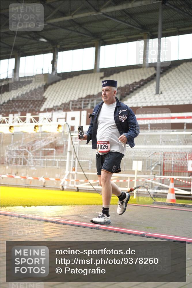 07.12.2025 - St. Pauli X-Mass-Run No. 15 Patografie http://msf.ph/oto/9378260 07.12.2025 10:09:41 Ziel 1026, 1172, 1191 meine-sportfotos.de