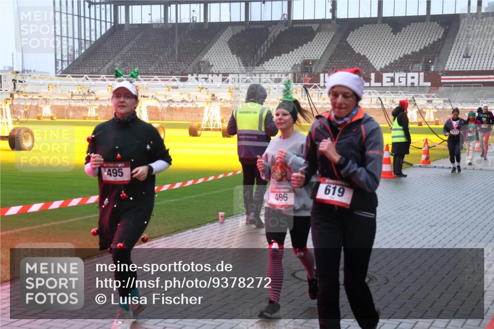07.12.2025 - St. Pauli X-Mass-Run No. 15 Luisa Fischer http://msf.ph/oto/9378272 07.12.2025 11:09:31 Ziel 495, 496, 619, 1211, 1205, 3, 1140, 44, 51, 335, 338, 341, 495, 496, 558, 619, 1110, 1136, 1138, 1140, 1205, 1211, 1260, 1412, xxxx, 1464, 1477, 1502, 1511, 1574, 1641, 2070, 2879, 2898, 4471 meine-sportfotos.de