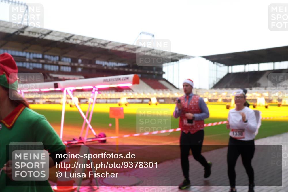 07.12.2025 - St. Pauli X-Mass-Run No. 15 Luisa Fischer http://msf.ph/oto/9378301 07.12.2025 10:29:32 Ziel 161, 165, 450, 1095, 1308, 1330, 1548, 1550, 1566, 1677, 1842, 2046, 2051, 2397, 2874, 3115, 3299, 3470, 3669, 3938, 3942, 4073, 4265, 4291, 4414, 4446, 4449, 4450, 4543, 4544 meine-sportfotos.de