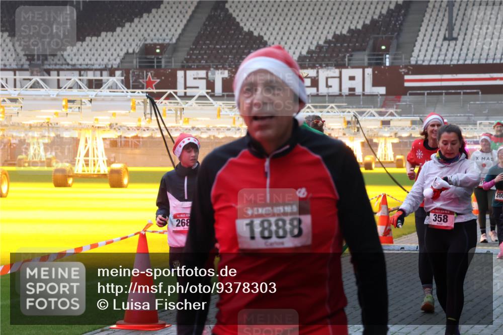 07.12.2025 - St. Pauli X-Mass-Run No. 15 Luisa Fischer http://msf.ph/oto/9378303 07.12.2025 10:04:12 Ziel 268, 1888, 358, 19, 200, 185, 213, 214, 358, 399, 626, 628, 709, 940, 984, 1023, 1027, 1028, 1263, 1264, 1307, 1394, 1425, 1484, 1486, 1506, 1888, 1906, 2002, 2110, 2112, 2366, 2380, 2973, 2975, 3198, 3334, 3337, 3340, 3359, 3519, 3734, 4151, 4193, 4239, 4660, 4667, 4679, 4680 meine-sportfotos.de