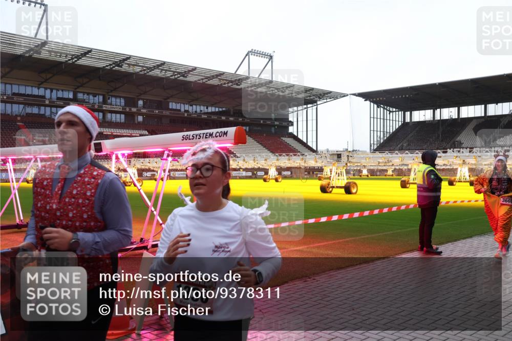 07.12.2025 - St. Pauli X-Mass-Run No. 15 Luisa Fischer http://msf.ph/oto/9378311 07.12.2025 10:29:33 Ziel 1330, 3669, 161, 165, 450, 458, 1095, 1308, 1330, 1373, 1548, 1550, 1566, 1677, 1842, 2001, 2046, 2051, 2397, 2874, 3115, 3299, 3470, 3669, 3938, 3942, 4073, 4265, 4291, 4414, 4446, 4449, 4450, 4543, 4544 meine-sportfotos.de