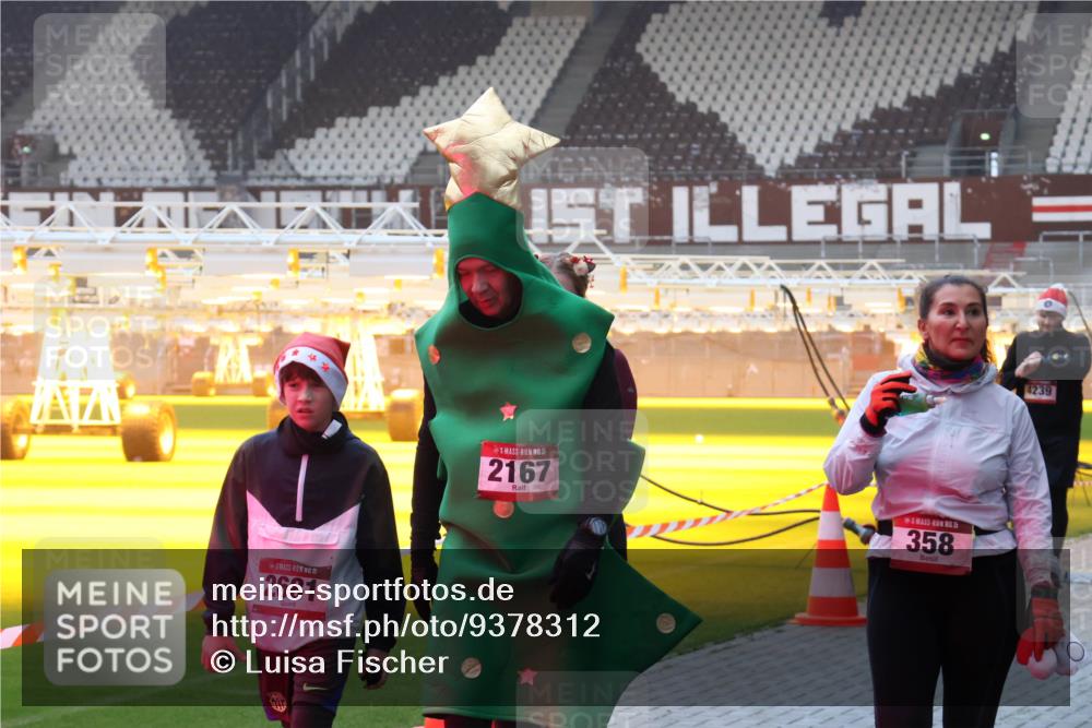 07.12.2025 - St. Pauli X-Mass-Run No. 15 Luisa Fischer http://msf.ph/oto/9378312 07.12.2025 10:04:14 Ziel 15, 2681, 15, 2167, 5, 358, 4239, 185, 213, 214, 358, 399, 626, 628, 709, 940, 984, 1023, 1027, 1028, 1263, 1264, 1307, 1394, 1425, 1484, 1486, 1506, 1888, 1906, 2002, 2110, 2112, 2366, 2380, 2973, 2975, 3198, 3334, 3337, 3340, 3359, 3519, 3734, 4151, 4193, 4239, 4660, 4667, 4679, 4680 meine-sportfotos.de