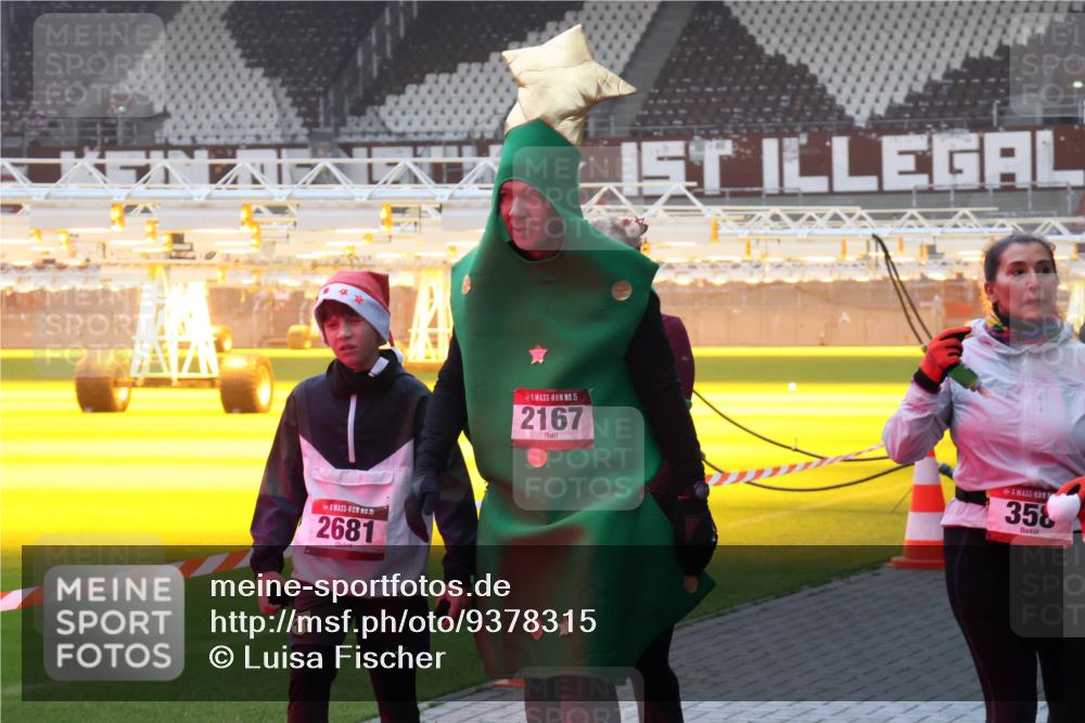 07.12.2025 - St. Pauli X-Mass-Run No. 15 Luisa Fischer http://msf.ph/oto/9378315 07.12.2025 10:04:14 Ziel 15, 2681, 15, 2167, 358, 185, 213, 214, 358, 399, 626, 628, 709, 940, 984, 1023, 1027, 1028, 1263, 1264, 1307, 1394, 1425, 1484, 1486, 1506, 1888, 1906, 2002, 2110, 2112, 2366, 2380, 2973, 2975, 3198, 3334, 3337, 3340, 3359, 3519, 3734, 4151, 4193, 4239, 4660, 4667, 4679, 4680 meine-sportfotos.de