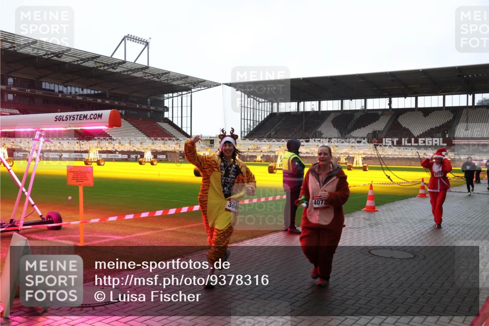 07.12.2025 - St. Pauli X-Mass-Run No. 15 Luisa Fischer http://msf.ph/oto/9378316 07.12.2025 10:29:34 Ziel 407, 366, 2874, 161, 165, 450, 458, 1095, 1308, 1330, 1373, 1548, 1550, 1566, 1677, 1842, 2001, 2046, 2051, 2397, 2874, 3115, 3299, 3470, 3669, 3938, 3942, 4007, 4073, 4264, 4265, 4266, 4291, 4414, 4446, 4449, 4450, 4543, 4544 meine-sportfotos.de