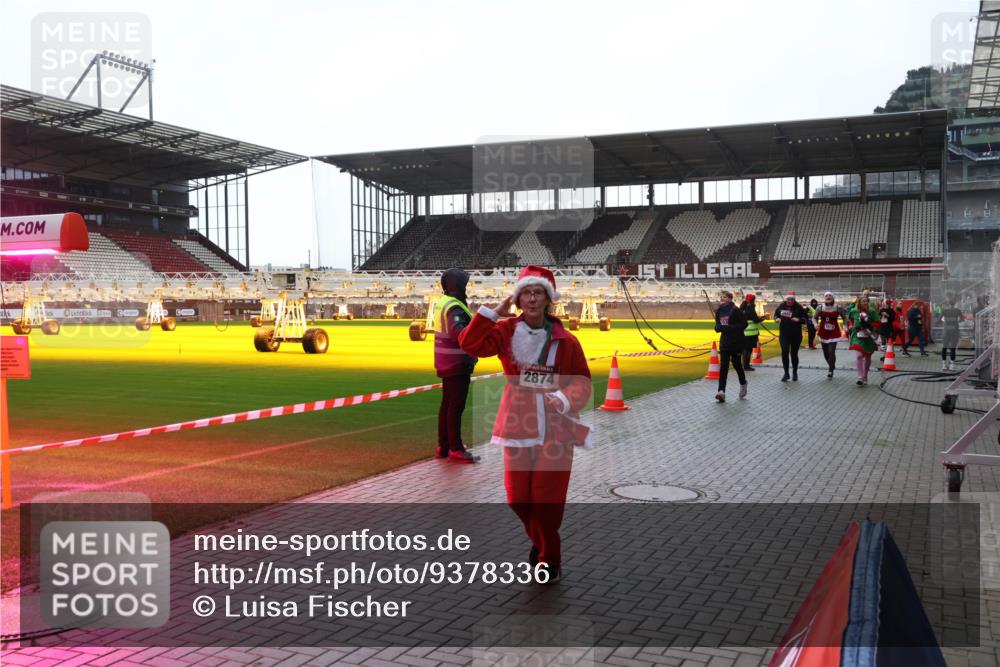 07.12.2025 - St. Pauli X-Mass-Run No. 15 Luisa Fischer http://msf.ph/oto/9378336 07.12.2025 10:29:37 Ziel 2874, 161, 165, 450, 458, 1095, 1308, 1330, 1373, 1548, 1550, 1566, 1677, 1842, 2001, 2046, 2051, 2397, 2874, 3080, 3115, 3299, 3470, 3669, 3938, 3942, 4007, 4009, 4073, 4264, 4265, 4266, 4291, 4293, 4296, 4414, 4440, 4446, 4449, 4450, 4531, 4543, 4544, 4695 meine-sportfotos.de