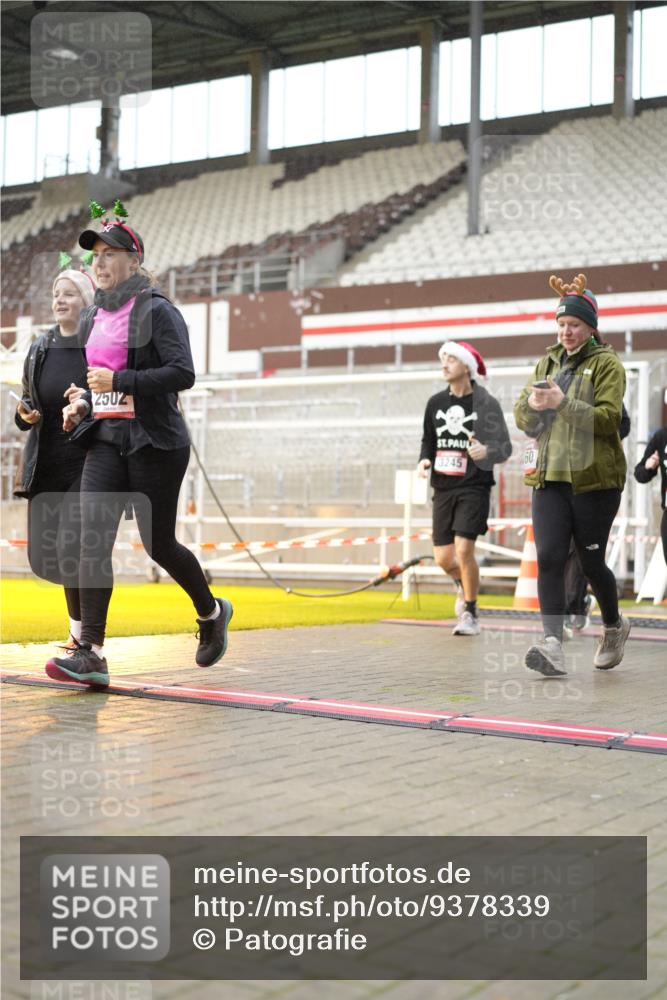 07.12.2025 - St. Pauli X-Mass-Run No. 15 Patografie http://msf.ph/oto/9378339 07.12.2025 10:09:52 Ziel 989, 1026, 1256, 1257, 1678, 2502, 2504, 2560, 3245, 3246, 3410, 3411 meine-sportfotos.de