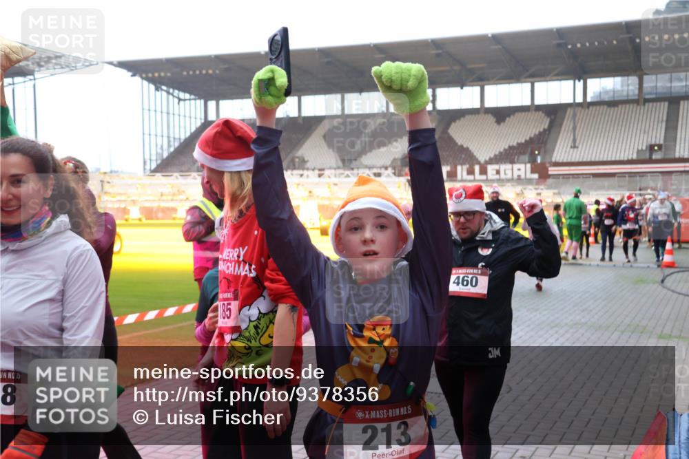 07.12.2025 - St. Pauli X-Mass-Run No. 15 Luisa Fischer http://msf.ph/oto/9378356 07.12.2025 10:04:19 Ziel 15, 8, 5, 460, 185, 15, 213, 185, 213, 214, 358, 399, 626, 628, 709, 940, 984, 1023, 1027, 1028, 1263, 1264, 1307, 1394, 1425, 1484, 1486, 1506, 1888, 1906, 2002, 2110, 2112, 2366, 2380, 3198, 3334, 3337, 3340, 3359, 3519, 3734, 4151, 4193, 4239, 4660, 4667, 4679, 4680 meine-sportfotos.de