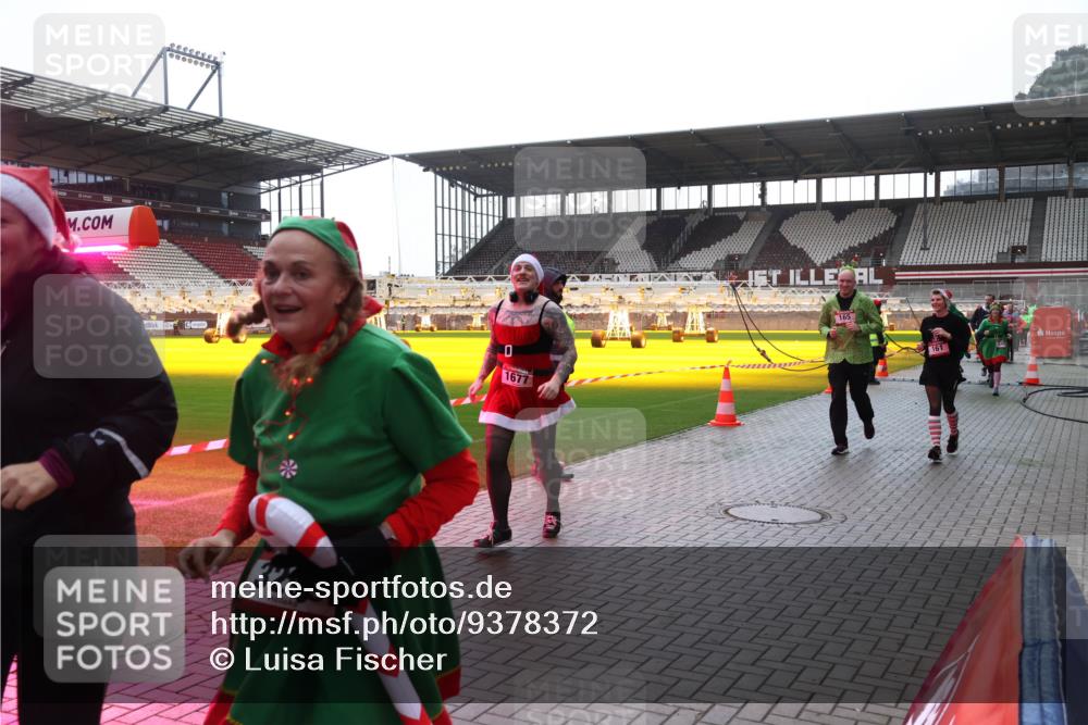 07.12.2025 - St. Pauli X-Mass-Run No. 15 Luisa Fischer http://msf.ph/oto/9378372 07.12.2025 10:29:45 Ziel 0, 1677, 329, 165, 161, 165, 450, 458, 1039, 1198, 1201, 1204, 1209, 1308, 1330, 1373, 1548, 1550, 1677, 1842, 2001, 2874, 3080, 3115, 3299, 3468, 3469, 3470, 3669, 3938, 3942, 4007, 4009, 4073, 4126, 4264, 4265, 4266, 4291, 4293, 4296, 4440, 4531, 4543, 4544, 4695 meine-sportfotos.de