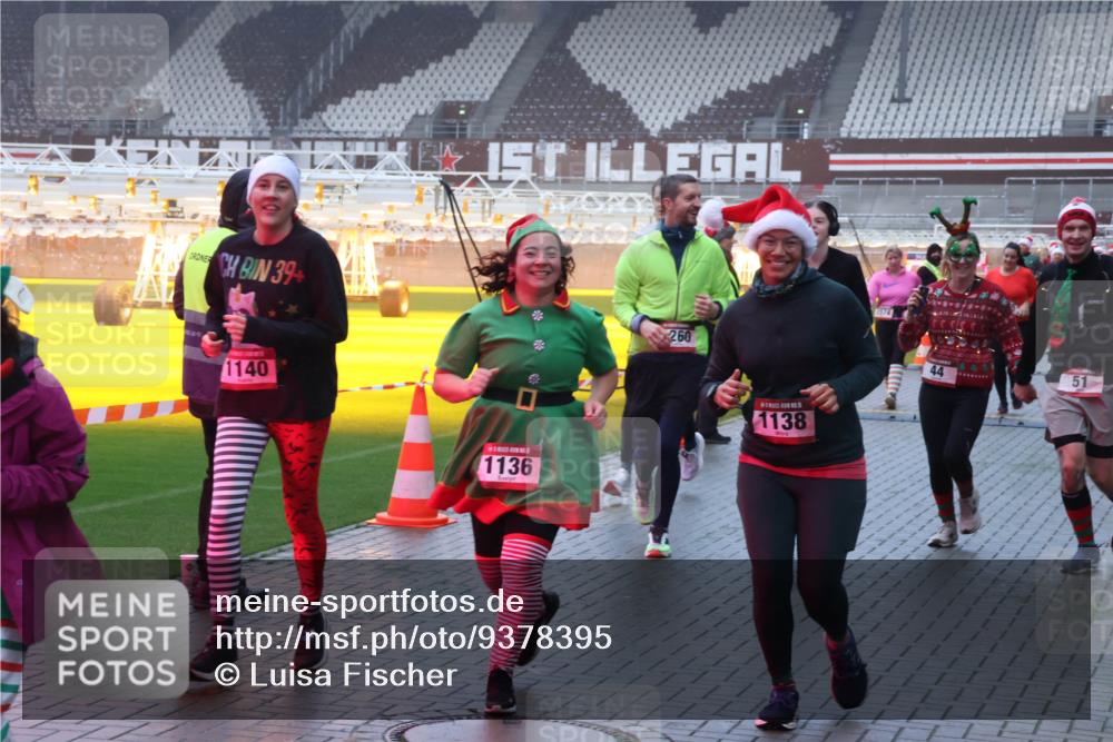 07.12.2025 - St. Pauli X-Mass-Run No. 15 Luisa Fischer http://msf.ph/oto/9378395 07.12.2025 11:09:41 Ziel 39, 1140, 1136, 260, 1138, 44, 51, 44, 51, 59, 66, 266, 330, 335, 338, 341, 495, 496, 558, 619, 971, 1084, 1110, 1136, 1138, 1140, 1205, 1211, 1260, 1463, 1477, 1502, 1511, 1574, 1641, 1851, 1870, 1945, 1974, 2042, 2070, 2879, 2898, 3151, 4190, 4191 meine-sportfotos.de