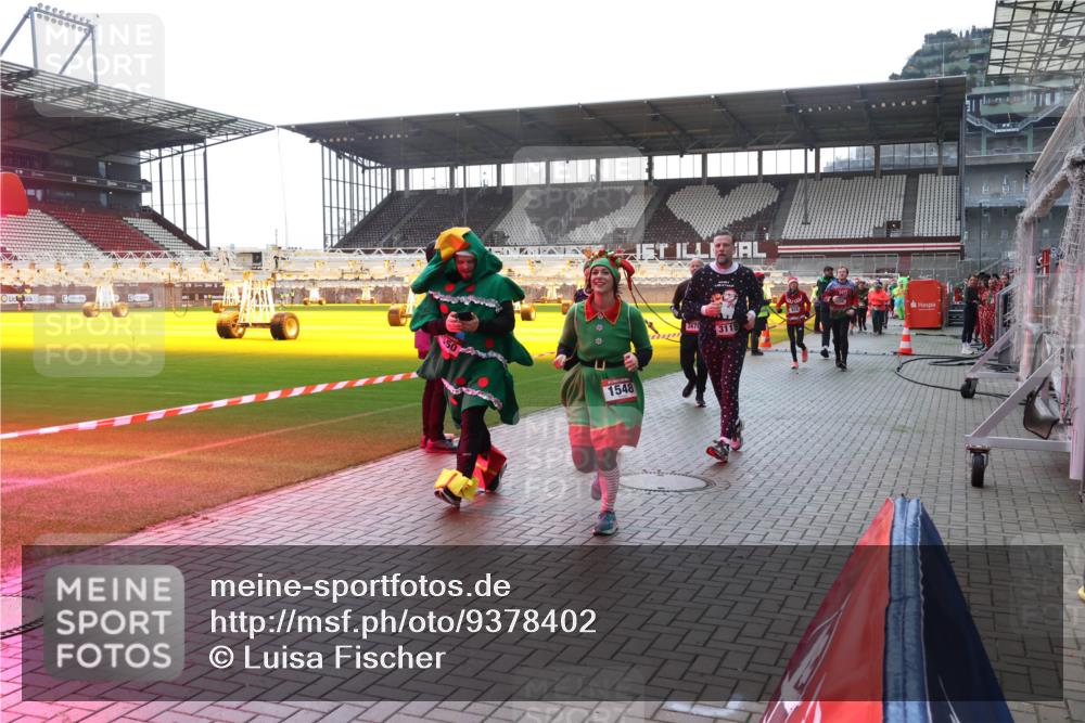07.12.2025 - St. Pauli X-Mass-Run No. 15 Luisa Fischer http://msf.ph/oto/9378402 07.12.2025 10:29:51 Ziel 50, 3115, 1548, 161, 165, 450, 458, 1039, 1198, 1201, 1204, 1209, 1373, 1548, 1550, 1669, 1677, 1842, 2001, 2874, 2878, 3080, 3115, 3299, 3468, 3469, 3470, 3494, 3497, 3516, 3517, 3669, 3938, 3942, 4007, 4009, 4073, 4126, 4264, 4266, 4293, 4296, 4440, 4472, 4476, 4531, 4695 meine-sportfotos.de