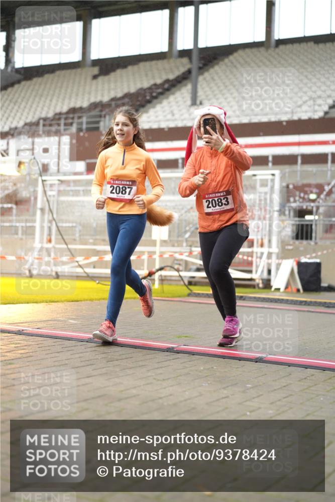 07.12.2025 - St. Pauli X-Mass-Run No. 15 Patografie http://msf.ph/oto/9378424 07.12.2025 10:10:18 Ziel 962, 1399, 1571, 2083, 2087, 4358, 4507 meine-sportfotos.de