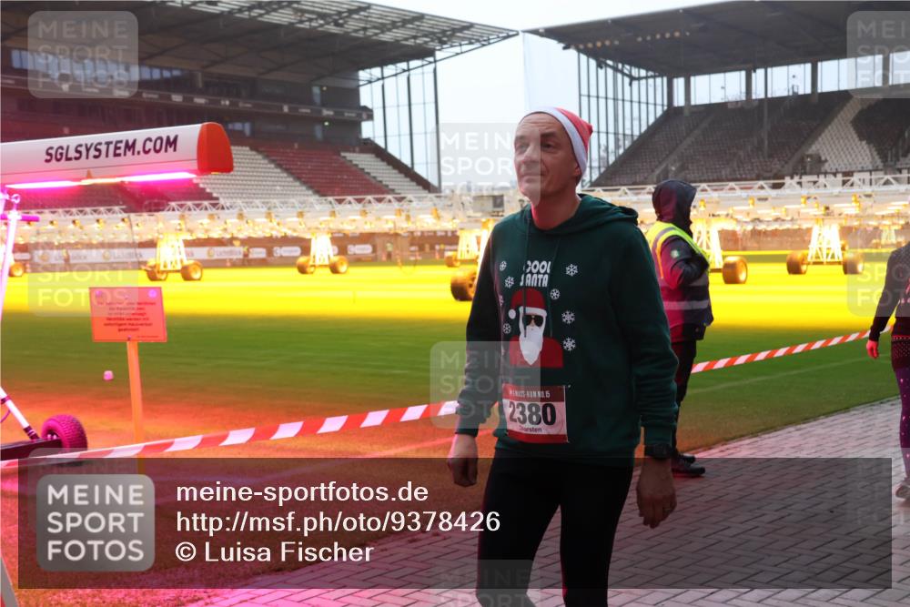 07.12.2025 - St. Pauli X-Mass-Run No. 15 Luisa Fischer http://msf.ph/oto/9378426 07.12.2025 10:04:34 Ziel 15, 2380, 113, 185, 213, 399, 626, 628, 709, 1027, 1028, 1291, 1302, 1307, 1394, 1425, 1712, 1738, 1871, 1906, 2002, 2110, 2112, 2366, 2454, 3188, 3198, 3337, 3340, 3359, 3519, 3734, 4151, 4673 meine-sportfotos.de