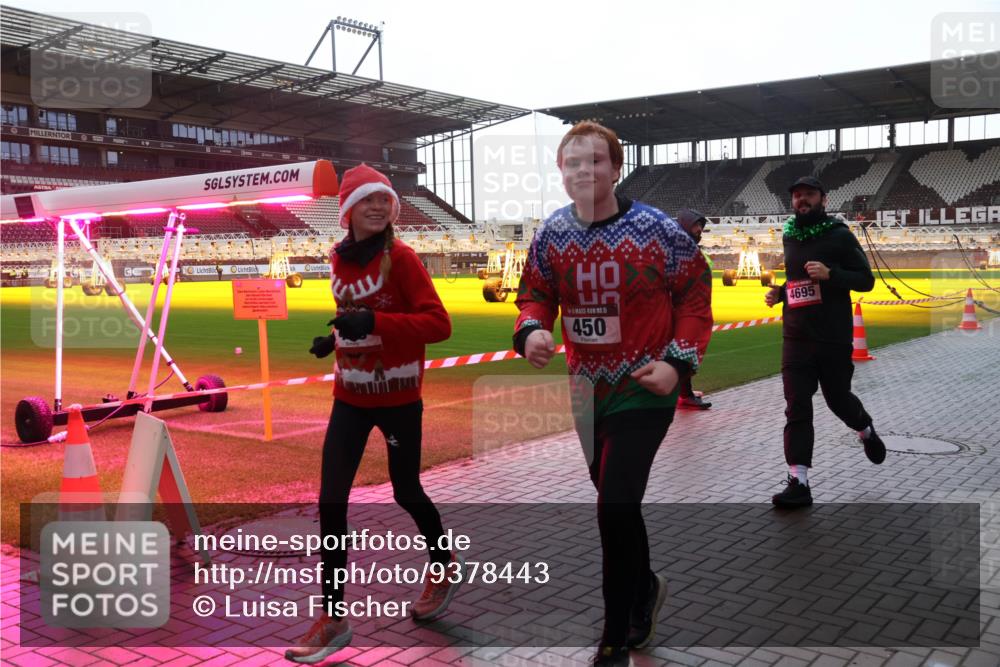 07.12.2025 - St. Pauli X-Mass-Run No. 15 Luisa Fischer http://msf.ph/oto/9378443 07.12.2025 10:29:57 Ziel 1, 5, 450, 4695, 10, 161, 165, 423, 426, 450, 458, 1039, 1090, 1091, 1198, 1201, 1204, 1209, 1373, 1548, 1550, 1669, 1677, 1842, 2001, 2874, 2878, 3080, 3115, 3299, 3468, 3469, 3470, 3494, 3497, 3516, 3517, 3938, 3942, 4007, 4009, 4126, 4264, 4266, 4293, 4296, 4440, 4472, 4476, 4531, 4695 meine-sportfotos.de