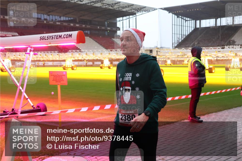 07.12.2025 - St. Pauli X-Mass-Run No. 15 Luisa Fischer http://msf.ph/oto/9378445 07.12.2025 10:04:34 Ziel 15, 2380, 113, 185, 213, 399, 626, 628, 709, 1027, 1028, 1291, 1302, 1307, 1394, 1425, 1712, 1738, 1871, 1906, 2002, 2110, 2112, 2366, 2454, 3188, 3198, 3337, 3340, 3359, 3519, 3734, 4151, 4673 meine-sportfotos.de